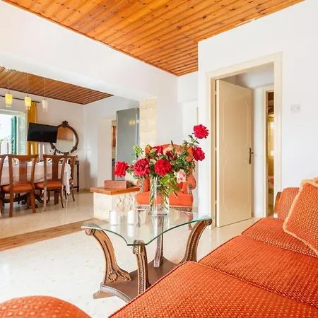 Villa Constantinos *