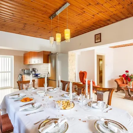 Villa Constantinos Kato Yialia