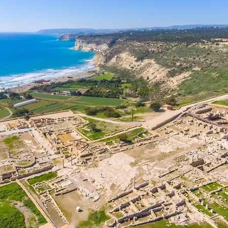 וילה Constantinos *