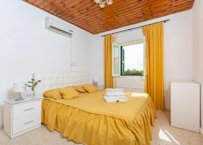 Constantinos * Kato Yialia